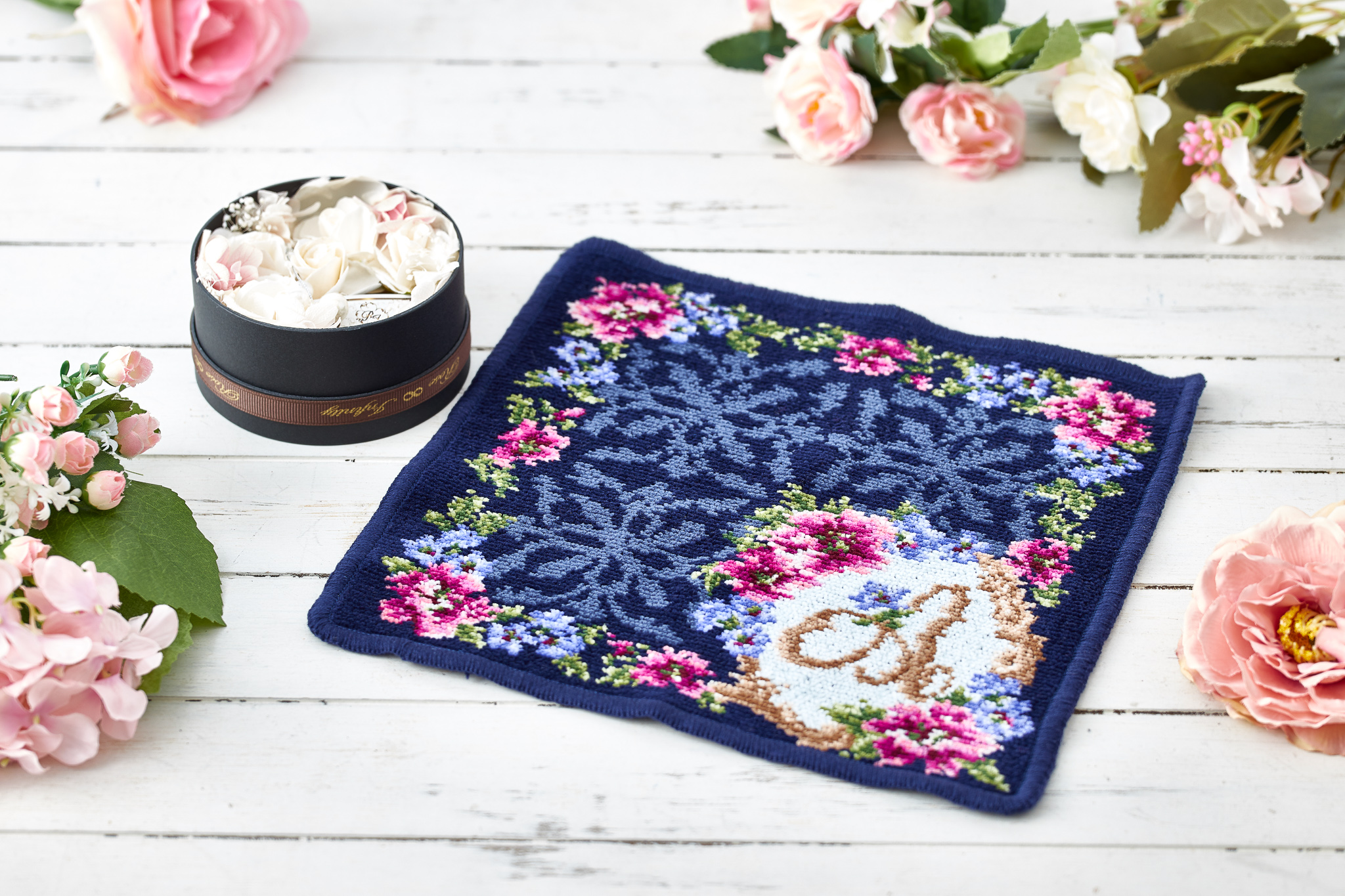 【タンプ限定】ソラプリザーブドフラワー＆花文字刺繍イニシャルハンカチセット