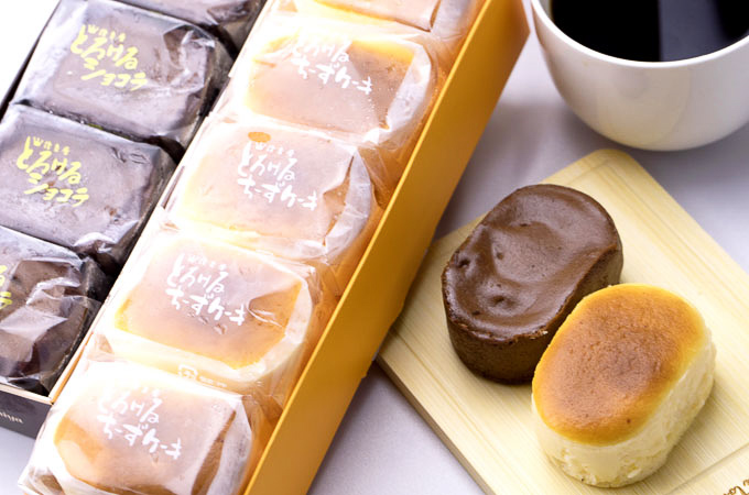 とろけるチーズケーキととろけるショコラの食べ比べセット(風呂敷包み)