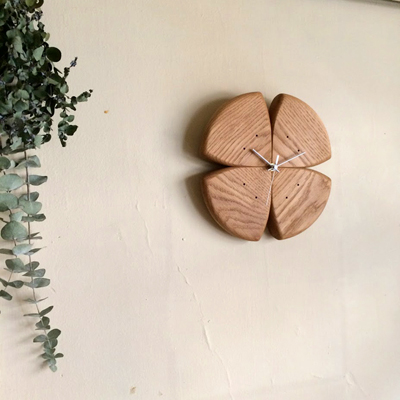 掛け時計「四つ葉」オーク材