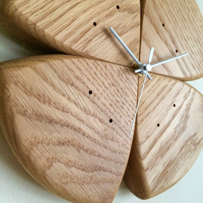 掛け時計「四つ葉」オーク材