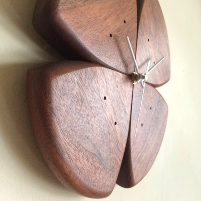 掛け時計「四つ葉」ウォールナット材