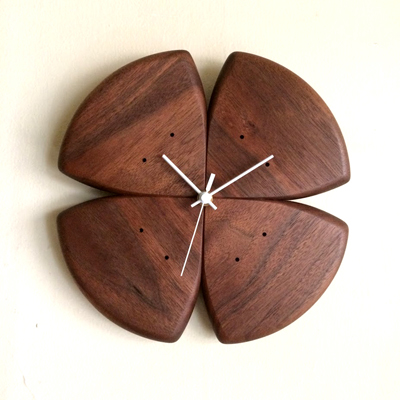 掛け時計「四つ葉」ウォールナット材