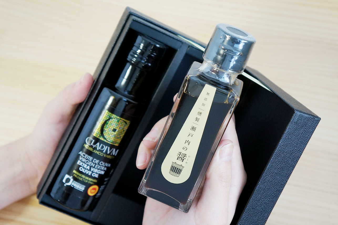 オリーブオイルと醤（CLADIVM・瀬戸内の醤『燻製』）