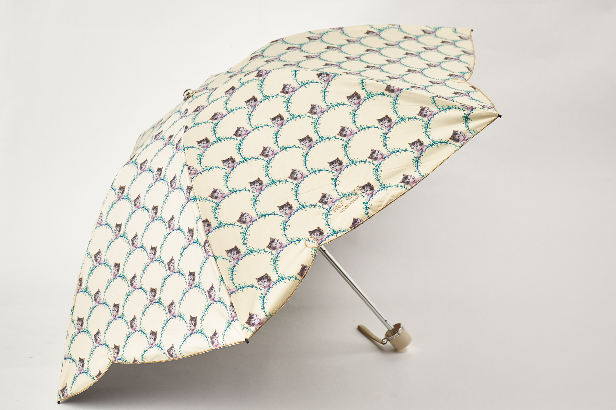 オールウェザー対応遮熱遮光晴雨兼用折り畳みパラソル＜タイムレスキャット＞