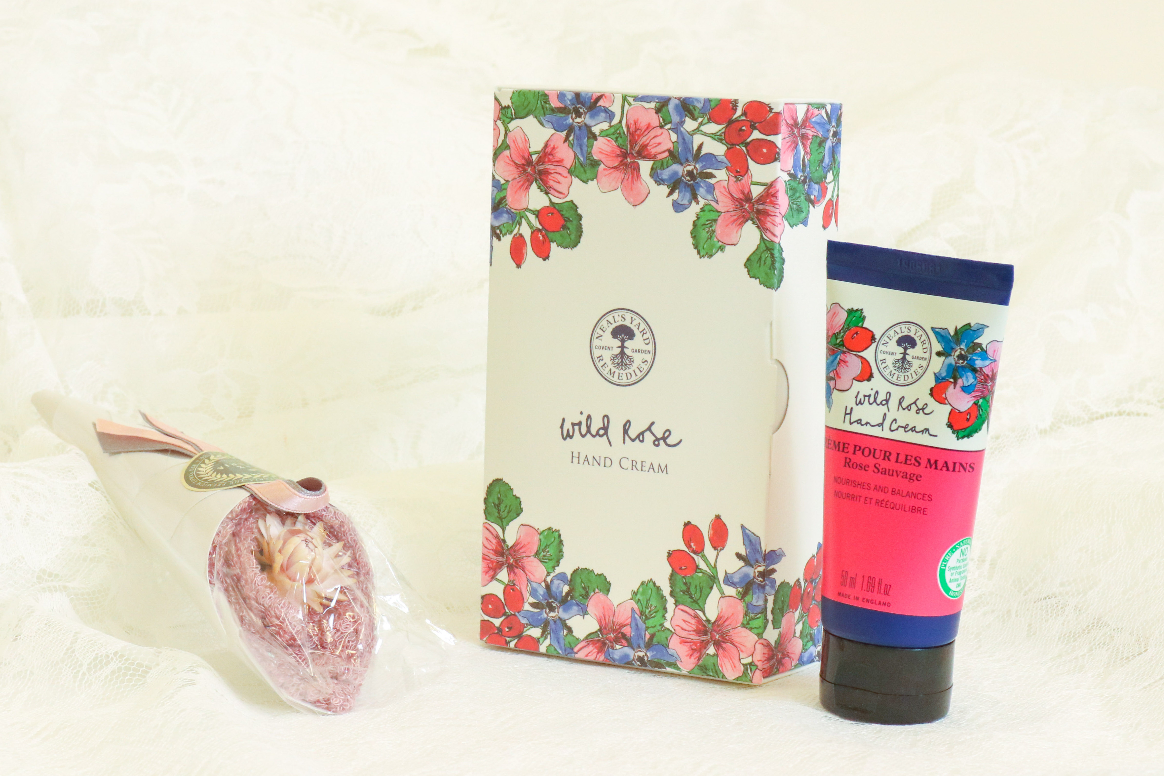 【タンプ限定】ギフトセットローズハンドクリーム&花束ハンドタオル