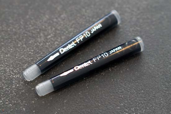 漆塗り携帯用筆ペン-花更紗柄筆ペンケース