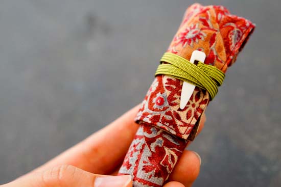 漆塗り携帯用筆ペン-花更紗柄筆ペンケース