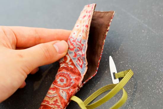 漆塗り携帯用筆ペン-花更紗柄筆ペンケース