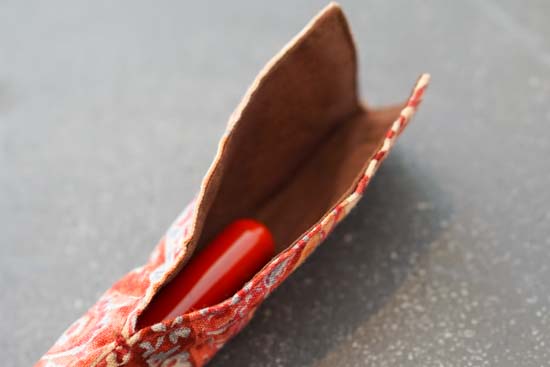 漆塗り携帯用筆ペン-花更紗柄筆ペンケース