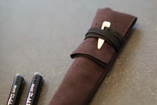 漆塗り携帯用筆ペン-無地染めの筆ペンケース