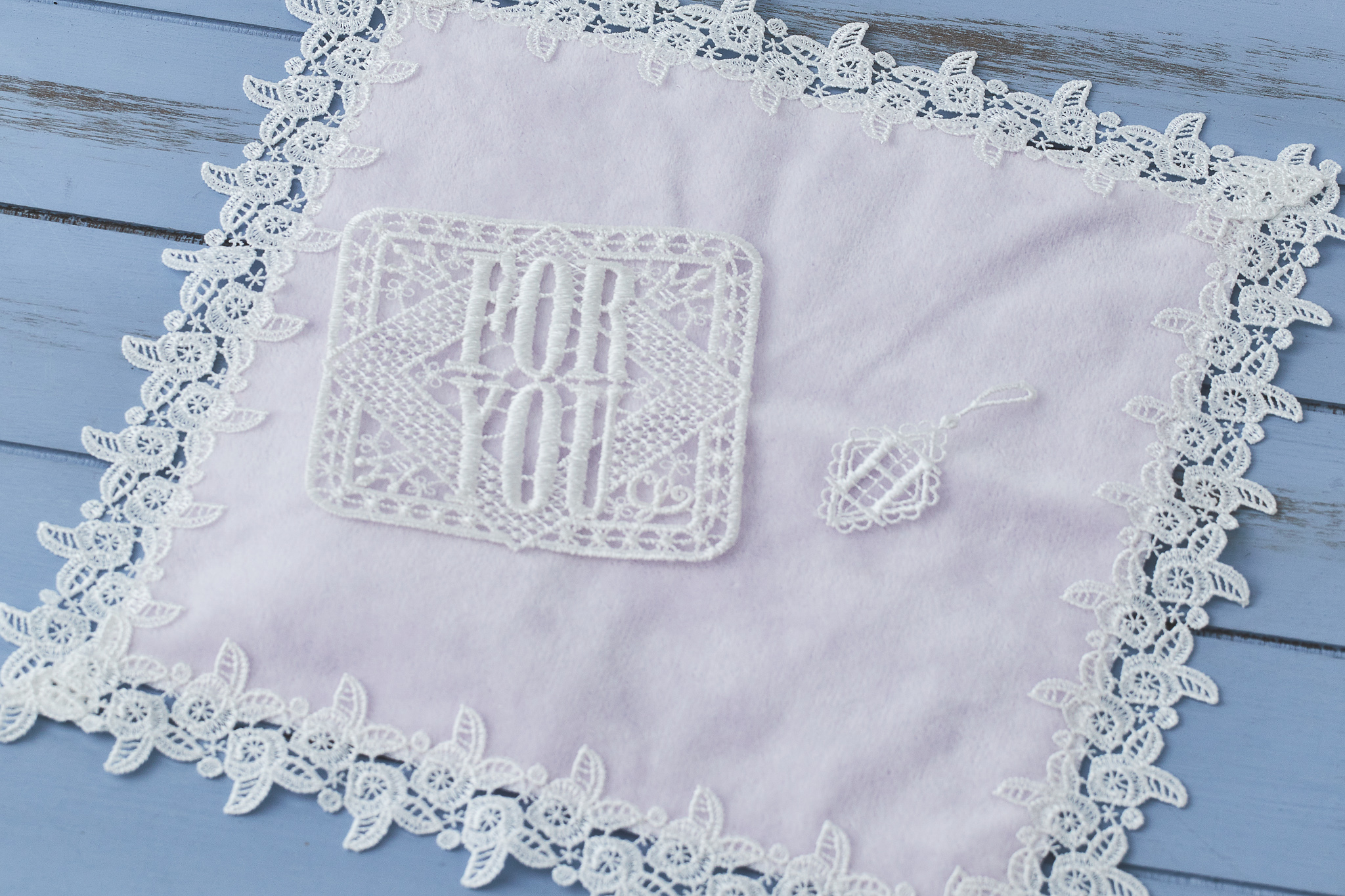 タオルハンカチ＆グリーティングレース＆イニシャルチャームセット