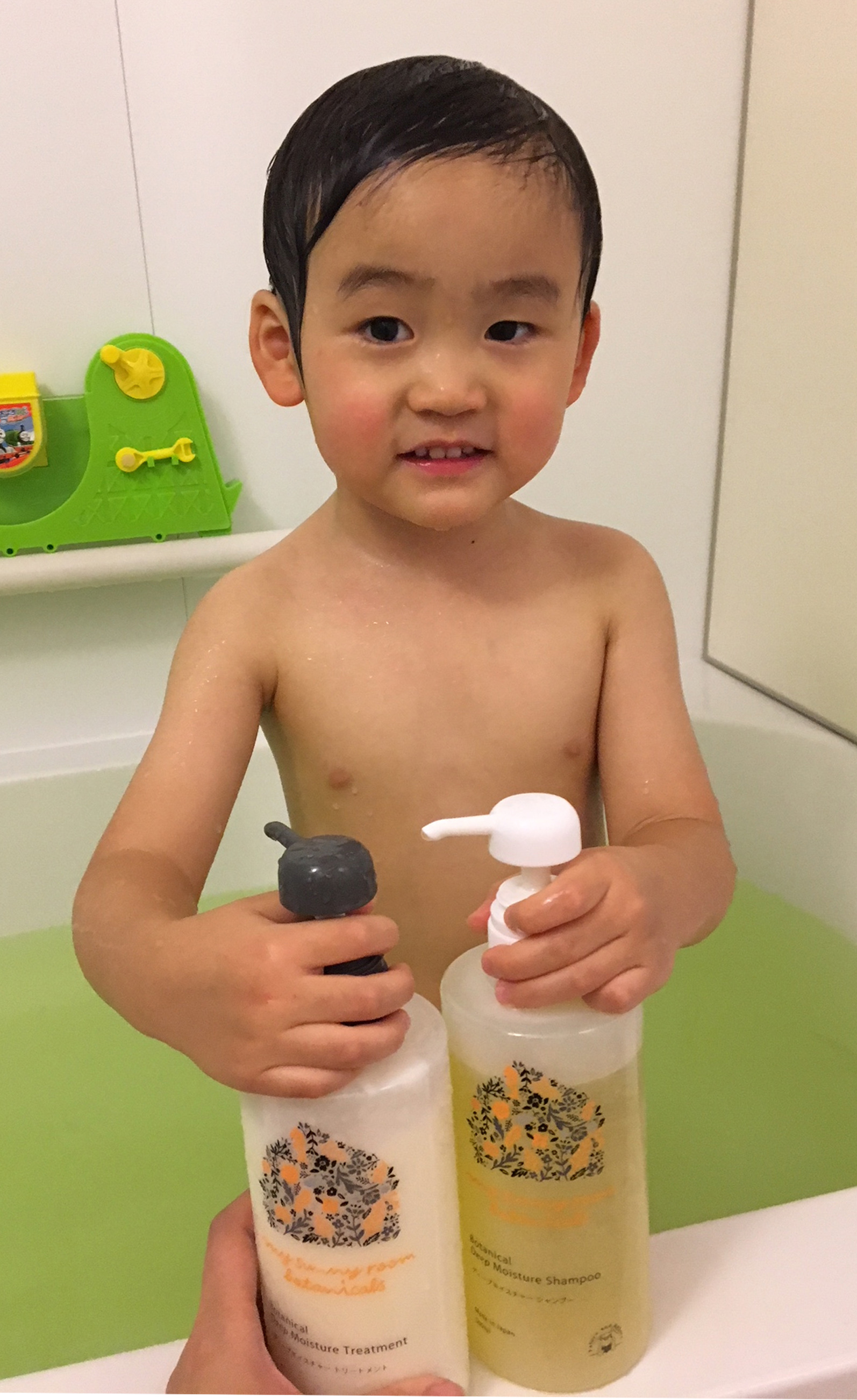 ディープモイスチャー　トリートメント　500ml