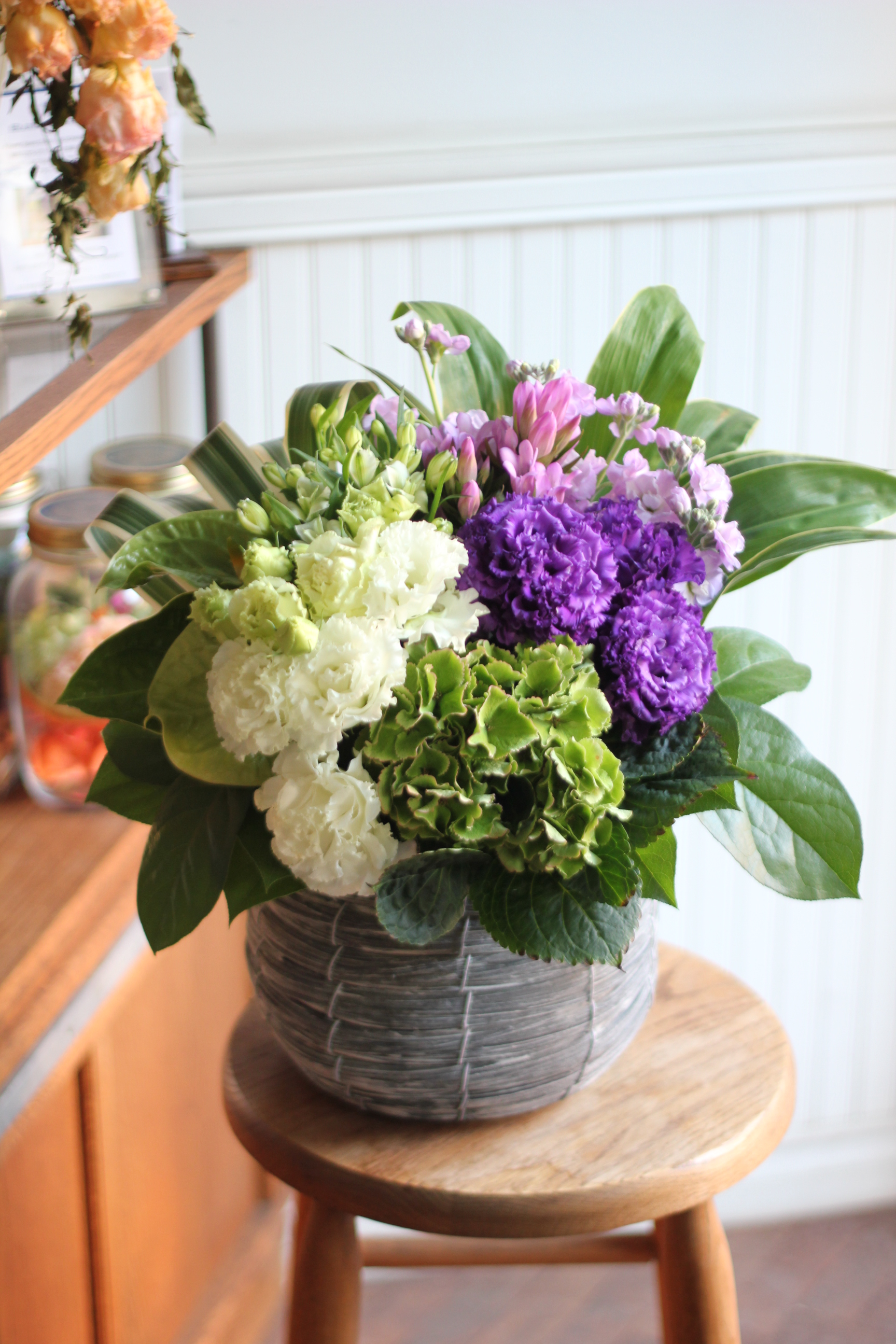 【季節のフラワーアレンジメント】ボールラウンド10000