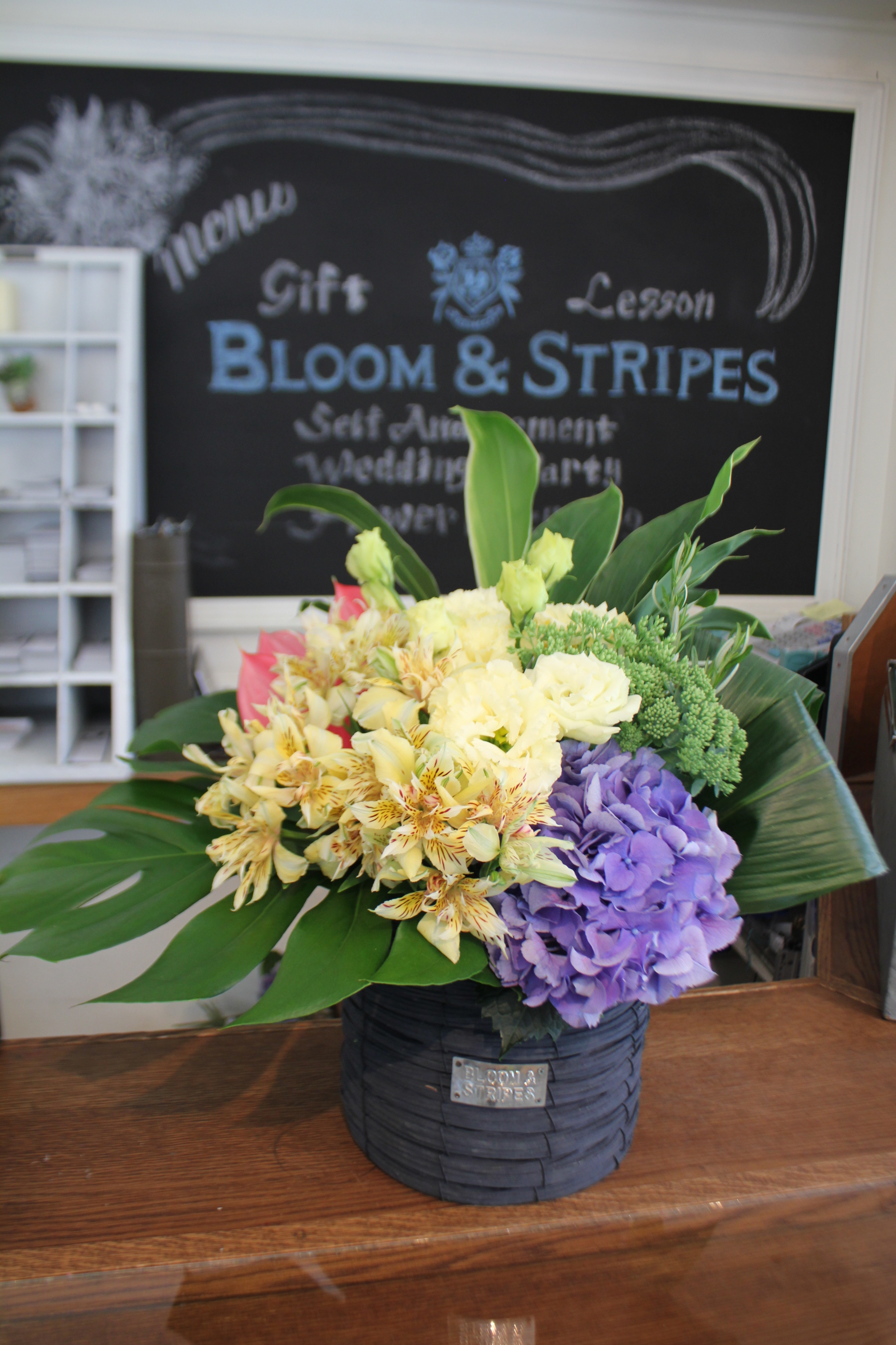 【季節のフラワーアレンジメント】ボールラウンド10000