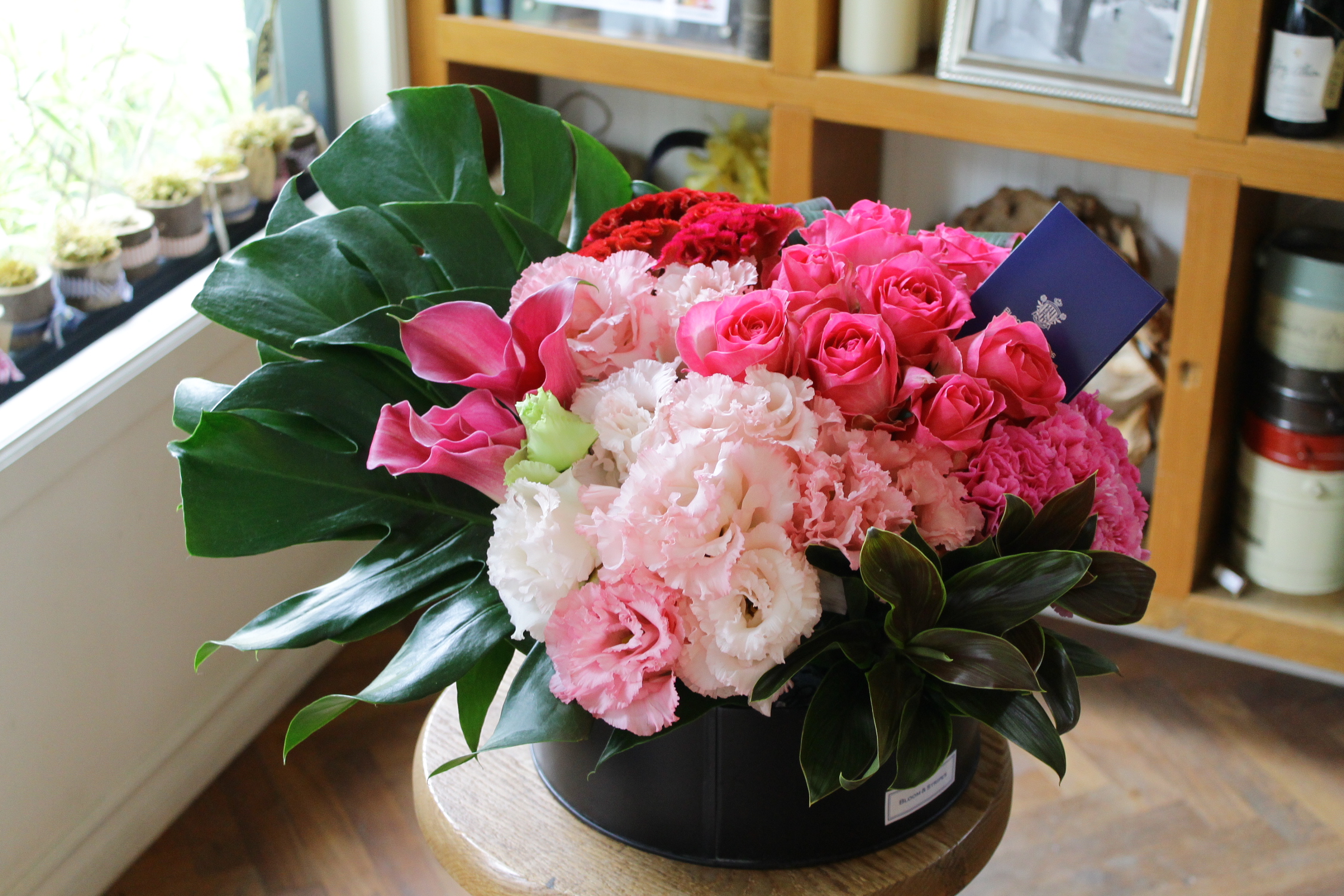 【季節のフラワーアレンジメント】ローラウンド15000