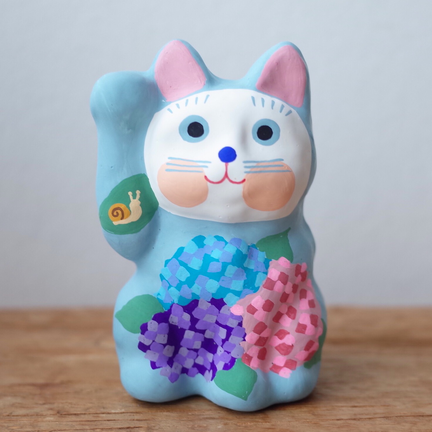 招き猫 8号サイズ 水色　紫陽花柄