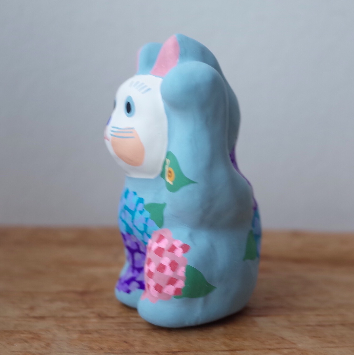 招き猫 8号サイズ 水色　紫陽花柄