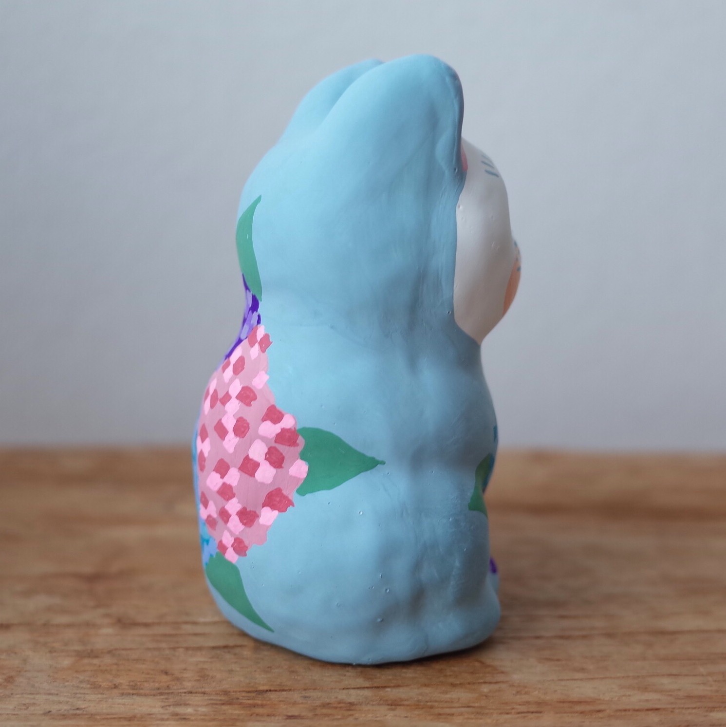 招き猫 8号サイズ 水色　紫陽花柄