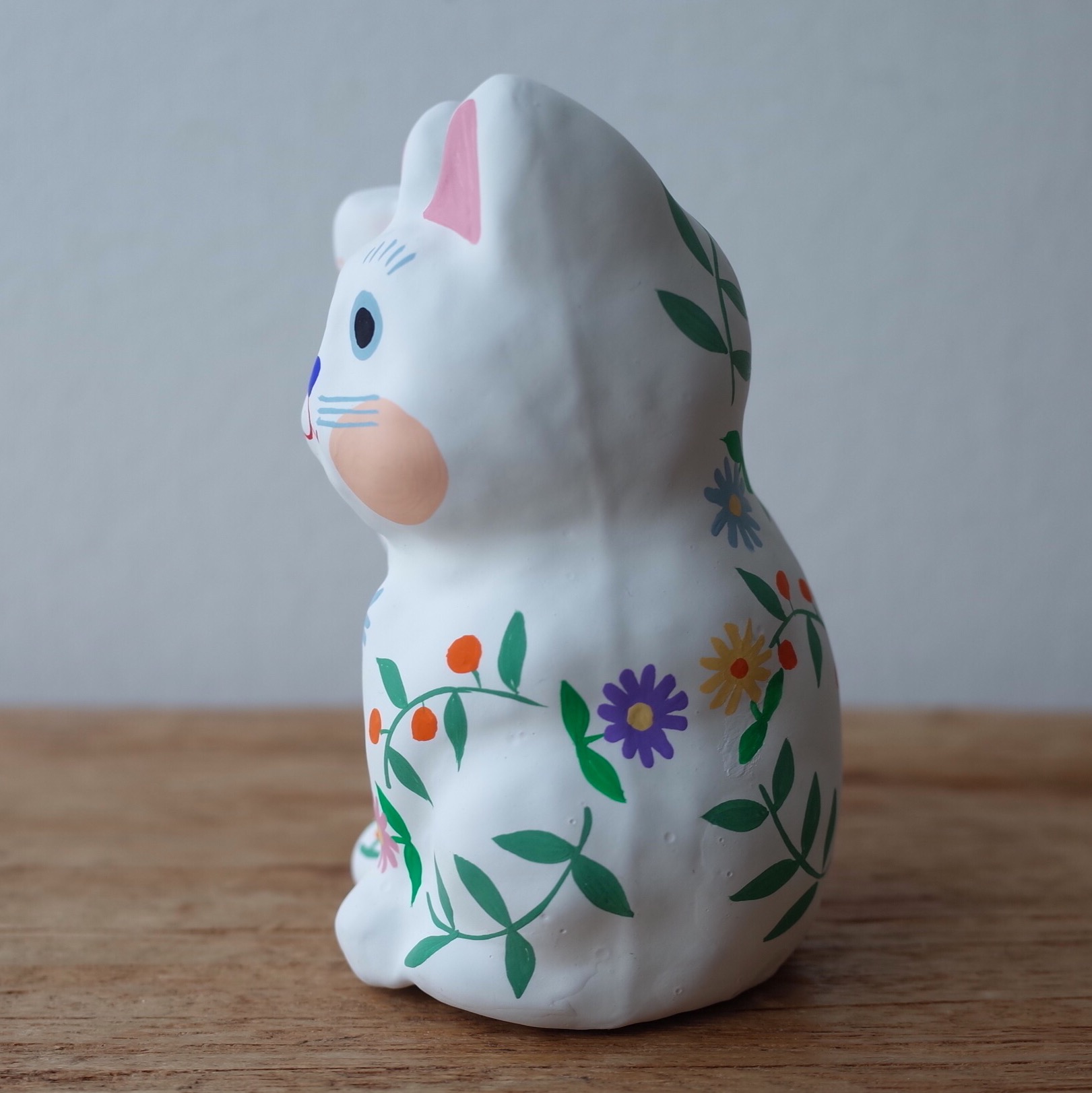 招き猫8号サイズ  白　花輪柄