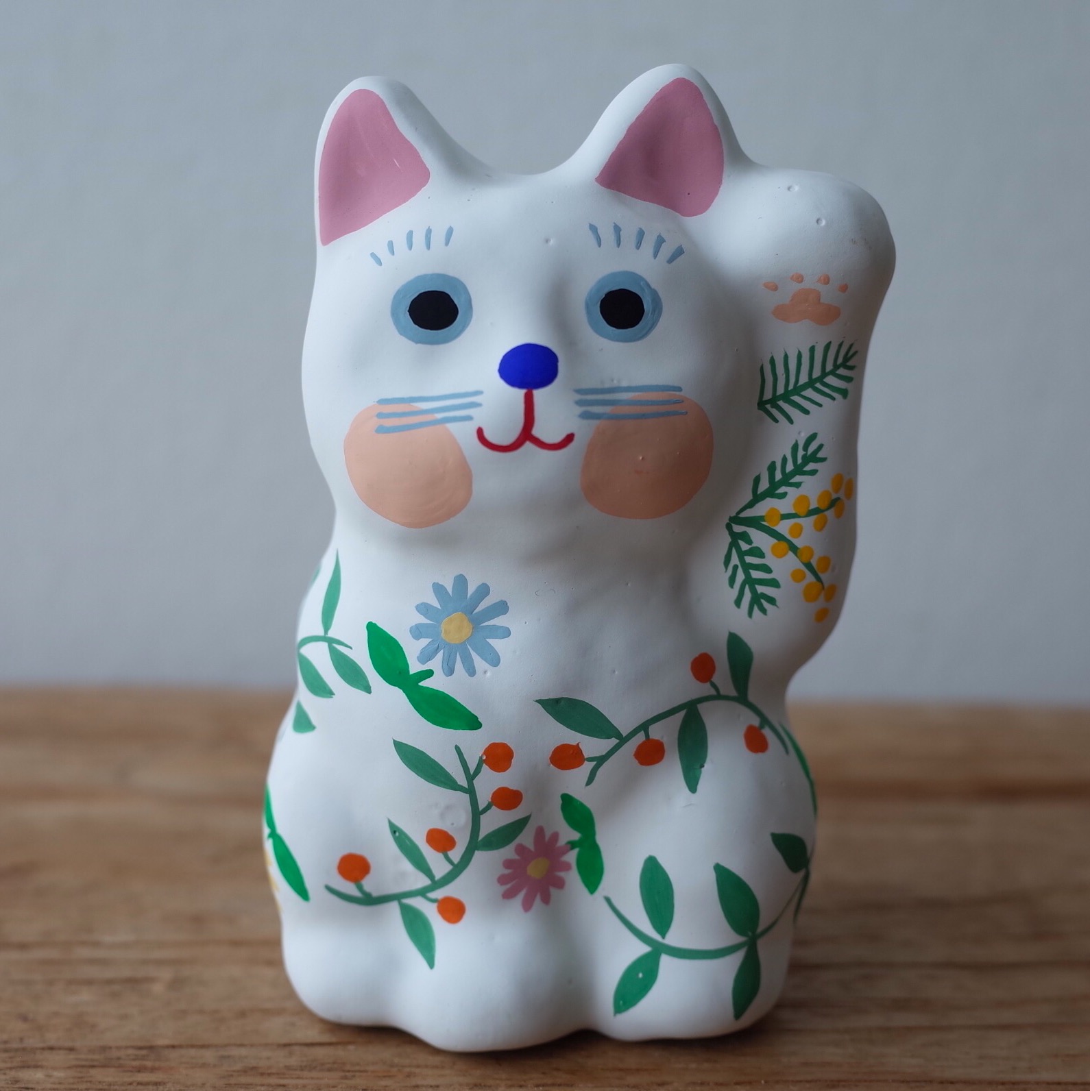 招き猫8号サイズ  白　花輪柄