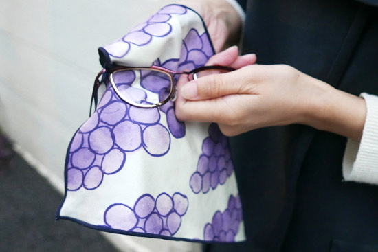 fukeru-眼鏡が拭けるハンカチ-沖縄やちむん-三角形