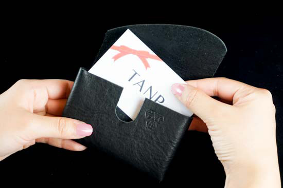 短角牛シームレス名刺入れ