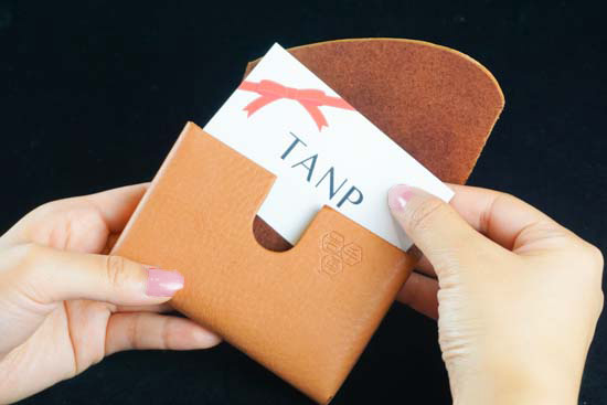 短角牛シームレス名刺入れ