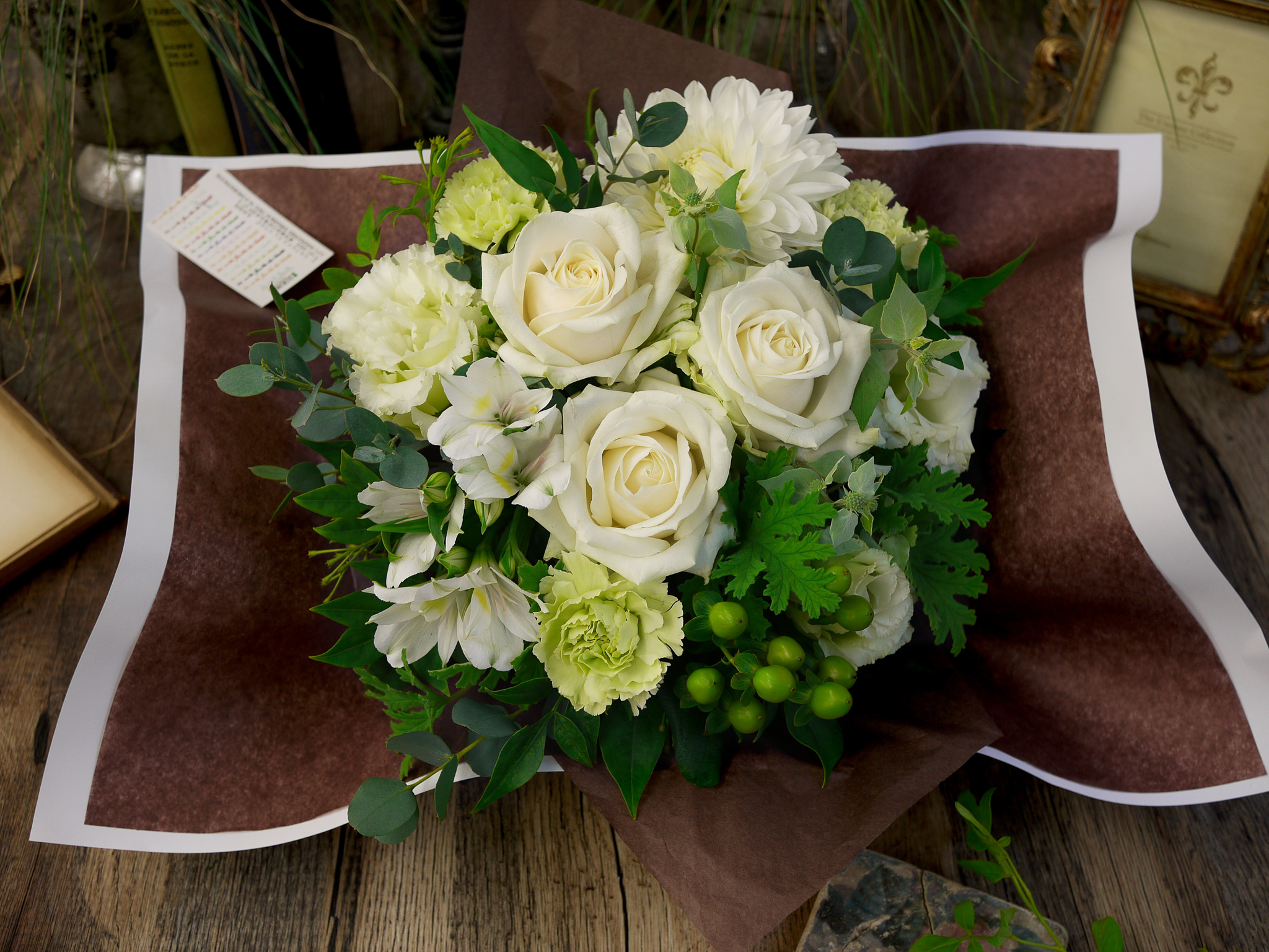 ナチュラルバスケットアレンジメント M