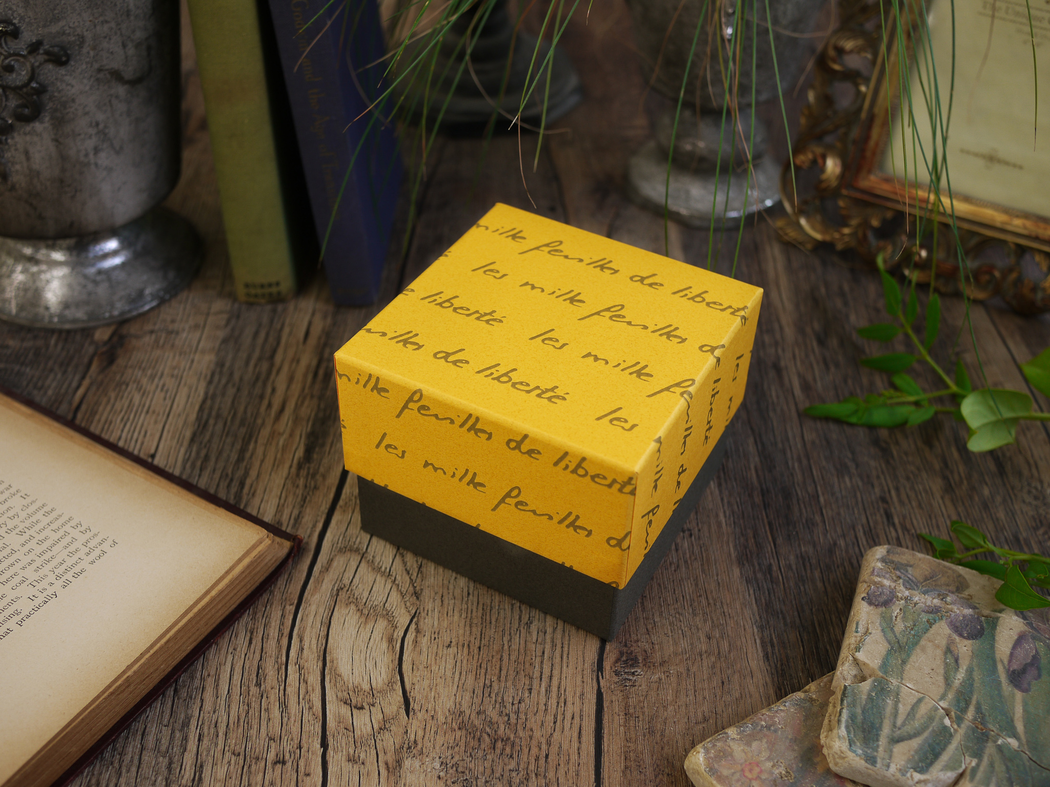 ボックスプリザーブドフラワー S