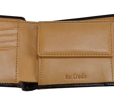 二つ折り札入れ