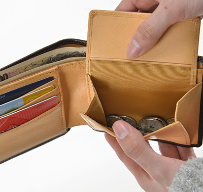 二つ折り札入れ