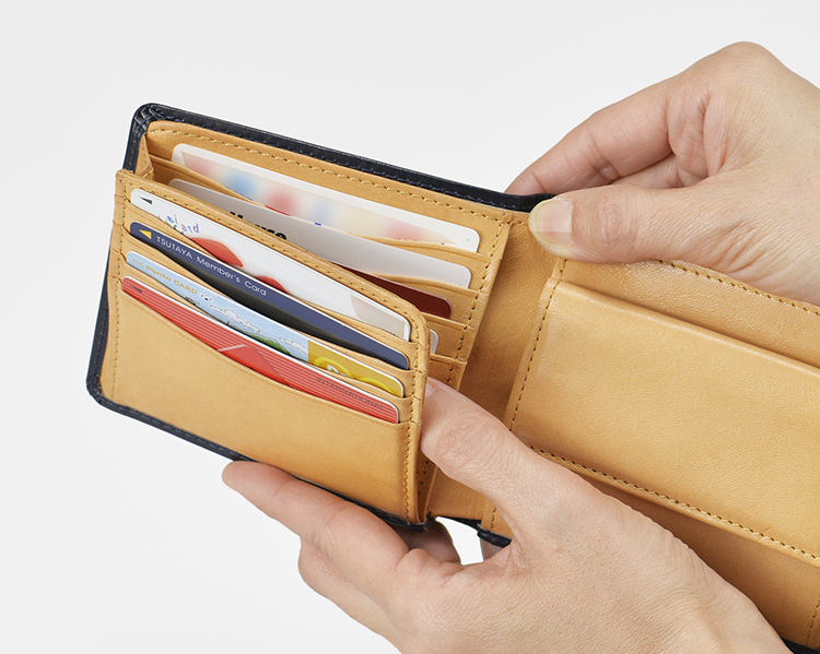 二つ折り札入れ　アオリカード段付き