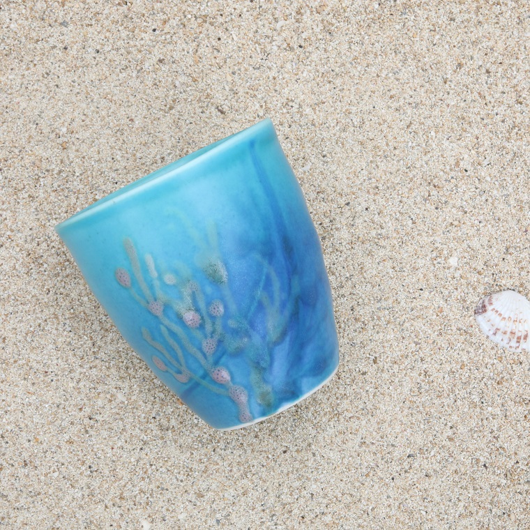 沖縄の海と縁起の良い珊瑚のタンブラー 瑠璃紺