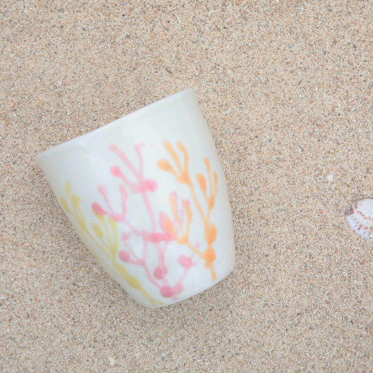 沖縄の海と縁起の良い珊瑚のタンブラー 純白