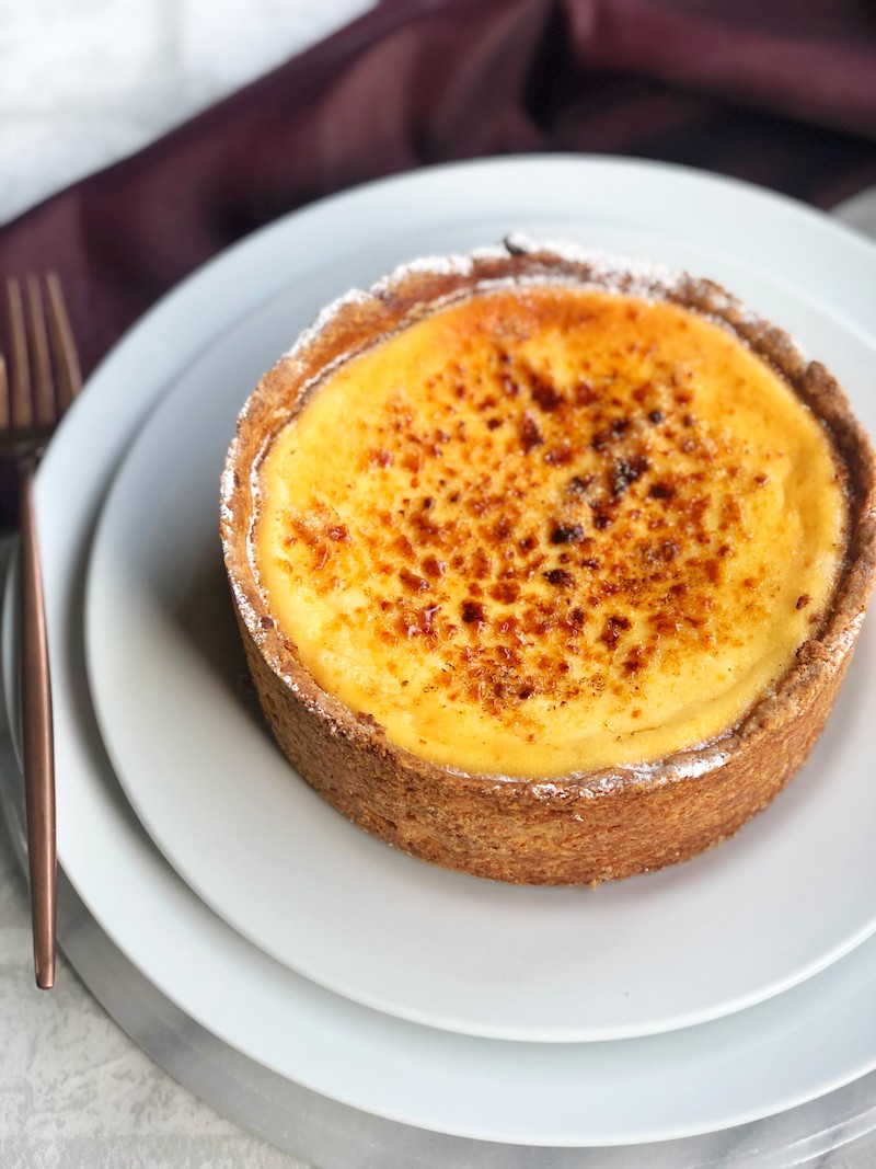 カリッ、なめらか。ケイジャーダチーズタルト 15㎝ (4〜6名様用) 誕生日 ギフト 結婚祝 出産祝 無添加 お菓子 【クリスマス 2025 早割 お取り寄せ  誕生日ケーキ メディア掲載店】