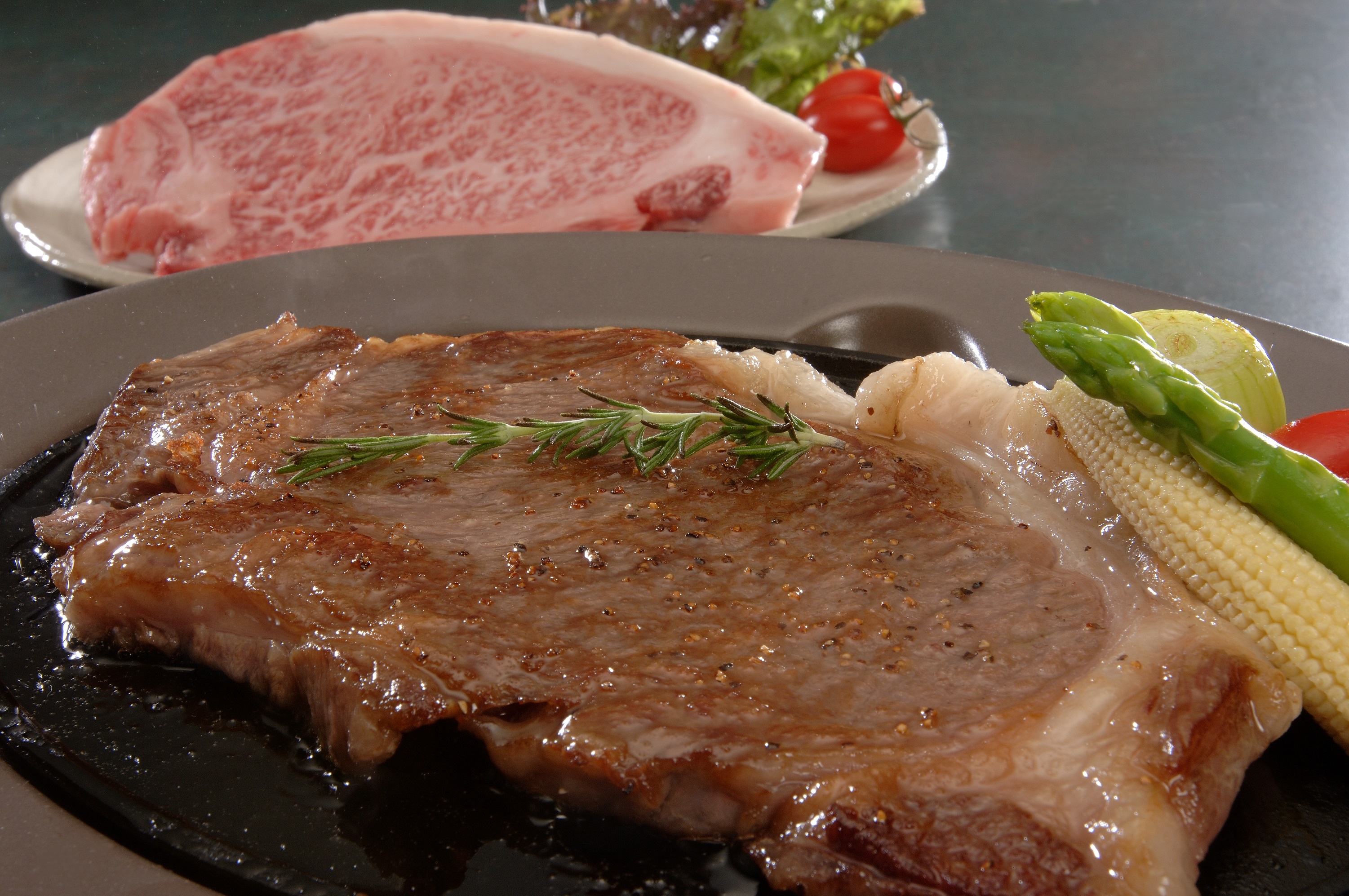 三重「霜ふり本舗」松阪牛　ロースステーキ