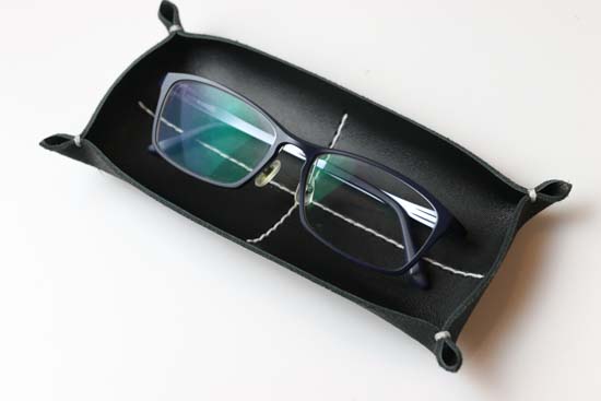 革トレイ ペン&メガネ-ブラック