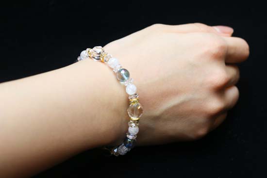 クリスタルブレスレット-デザイン１