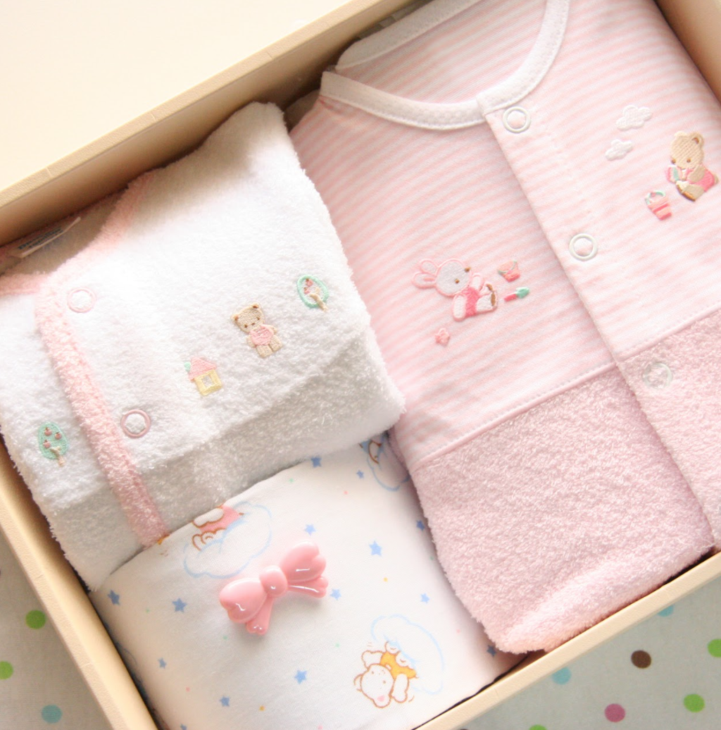 出産内祝いの気になるアレコレ！マナーや予算、お礼状の書き方特集