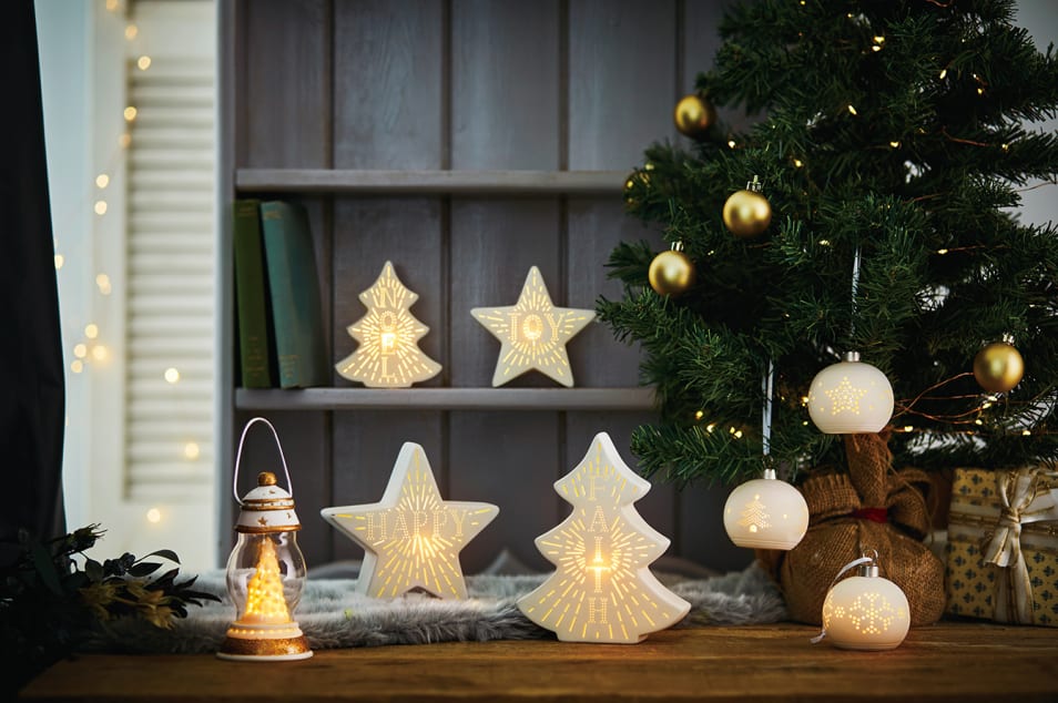 おうちクリスマスの準備を始めよう！飾るだけで気分が上がるリースやオーナメント