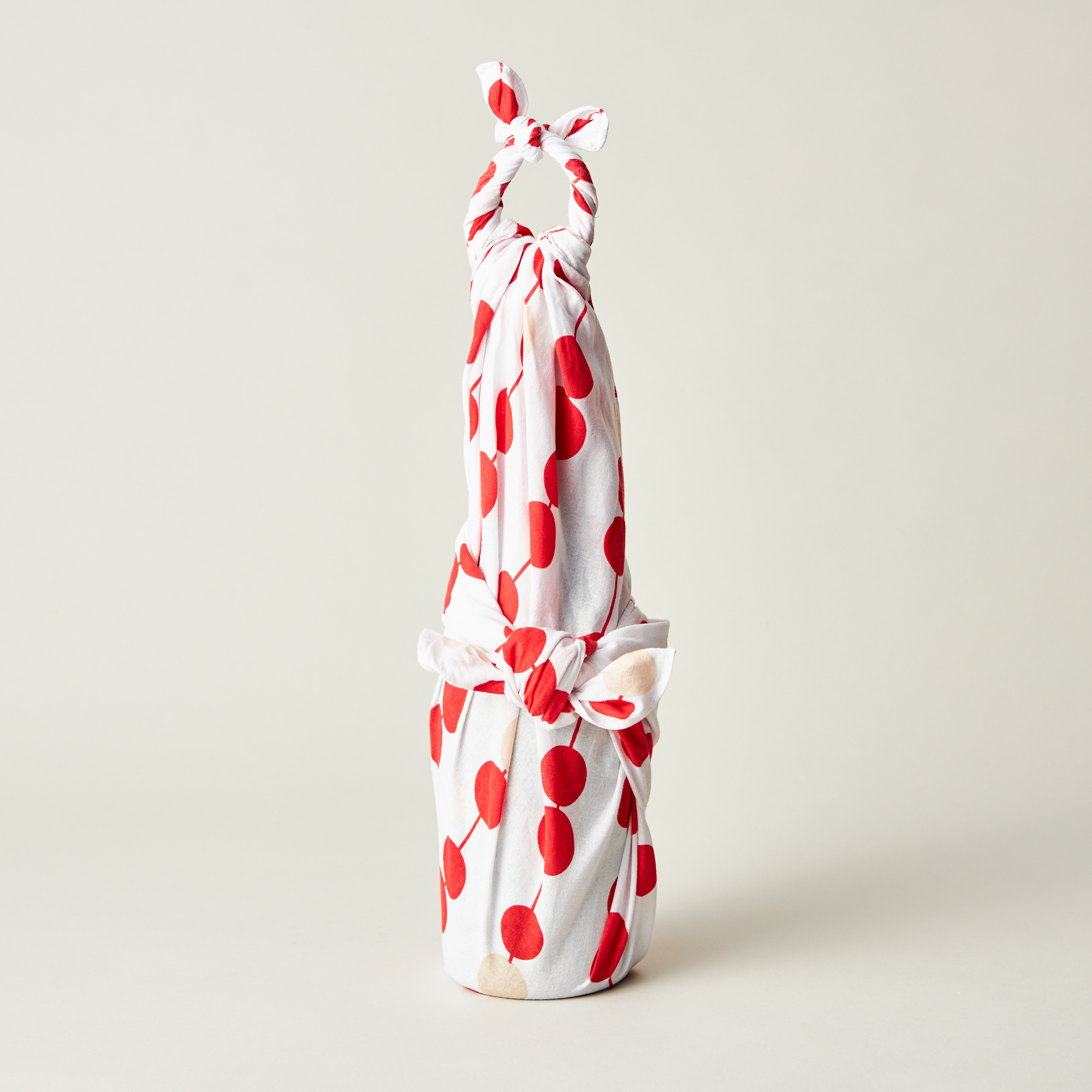 【風呂敷ラッピング】選べるワイン | オーバーシーズ 丹波ワイン WINE TO STYLE スマイル ローヤルオブジャパン アプレヴ・トレーディング  アイコニック・ワイン・ジャパン ラシャス TANP（タンプ）のプレゼント・ギフト通販 | TANP（タンプ）