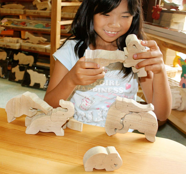 ゾウのサーカス（日本製）バランス積み木 創造力を養う木のおもちゃ
