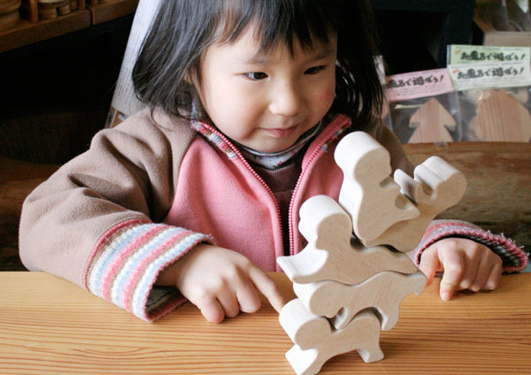 赤ちゃん積み木（日本製）バランス積み木 創造力を育む木のおもちゃ