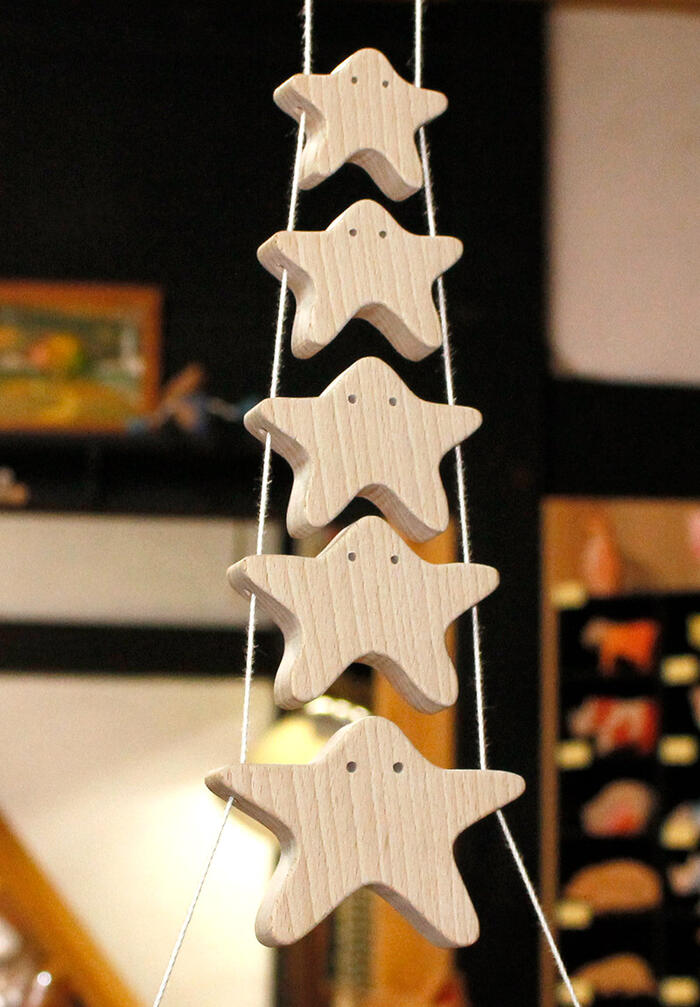 星の家族（昇り人形）日本製 微笑ましい木のおもちゃ