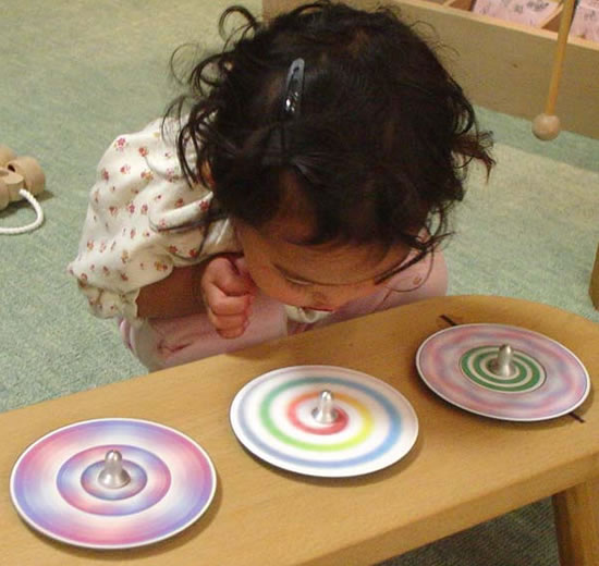 D-TOP 渦巻独楽（日本製）長時間回転する美しいコマ 日本グッドトイ受賞