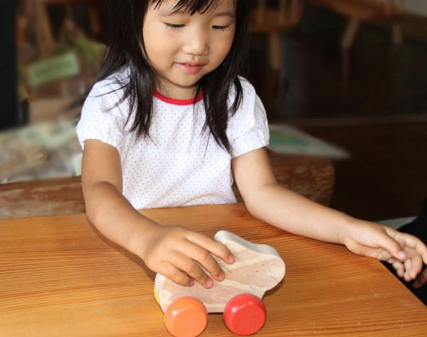 まるまるうさぎ(押し車)日本製 スベスベの手触りが心地良い木のおもちゃ