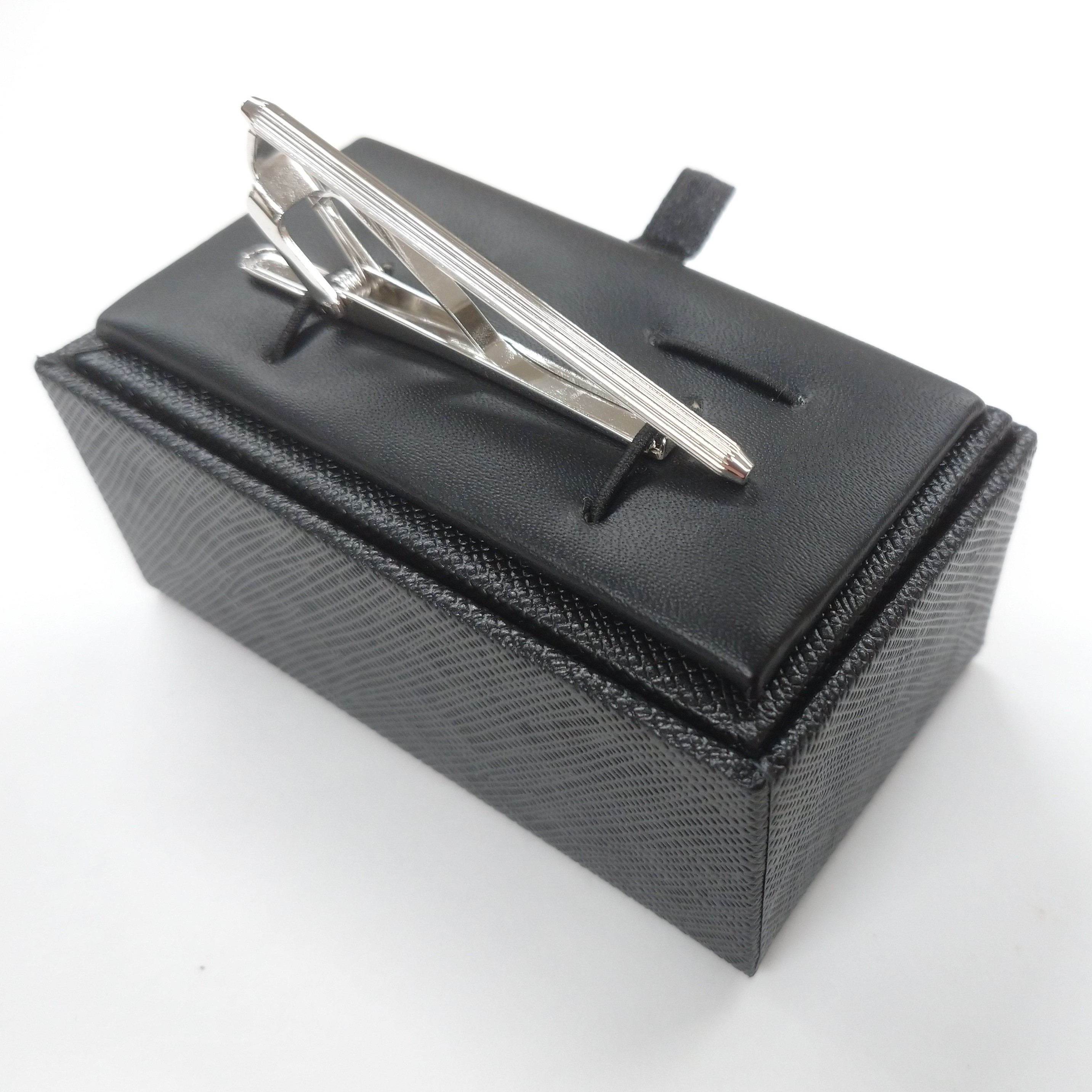 メタリックタイバー