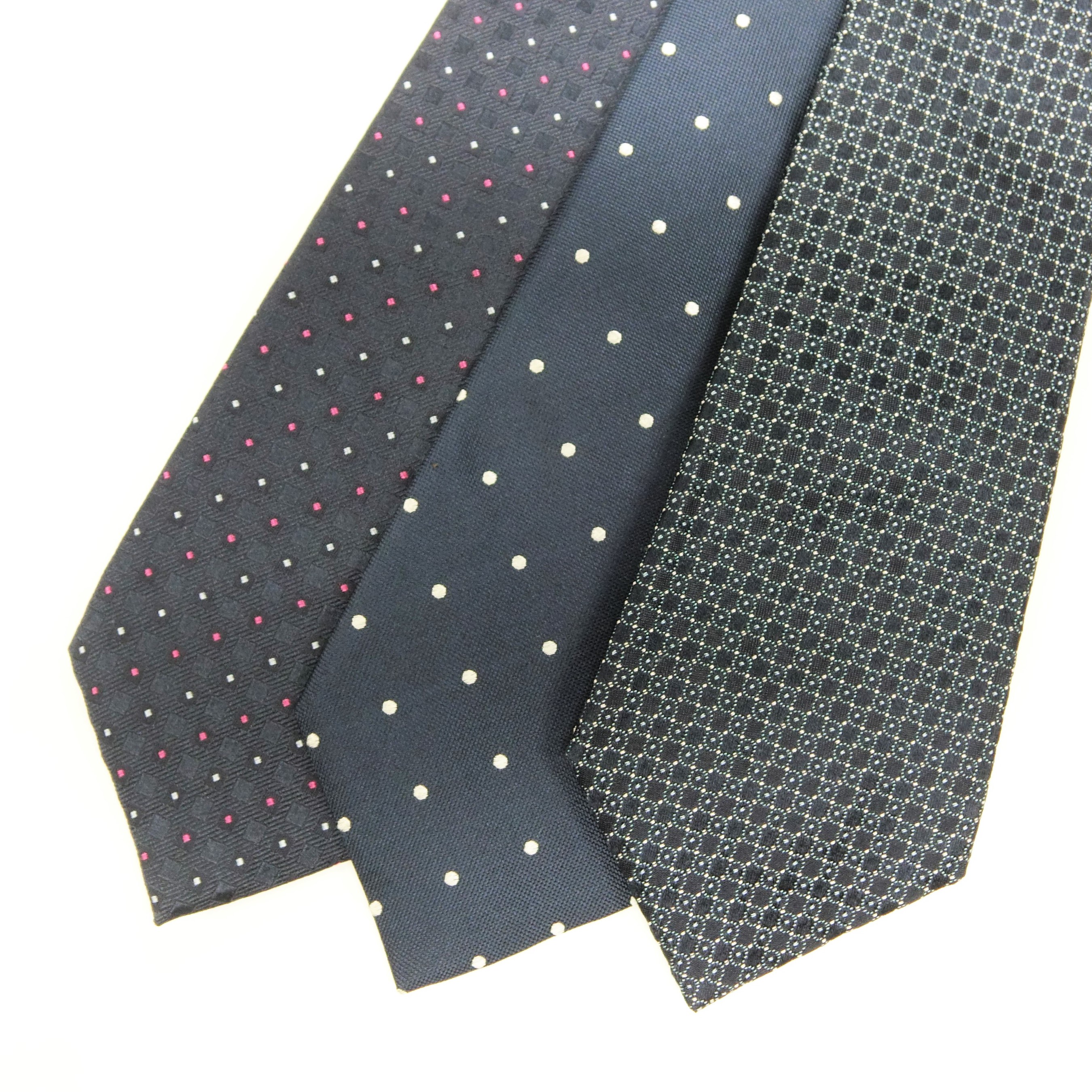 イタリア製ネクタイ　スカラップ仕立て