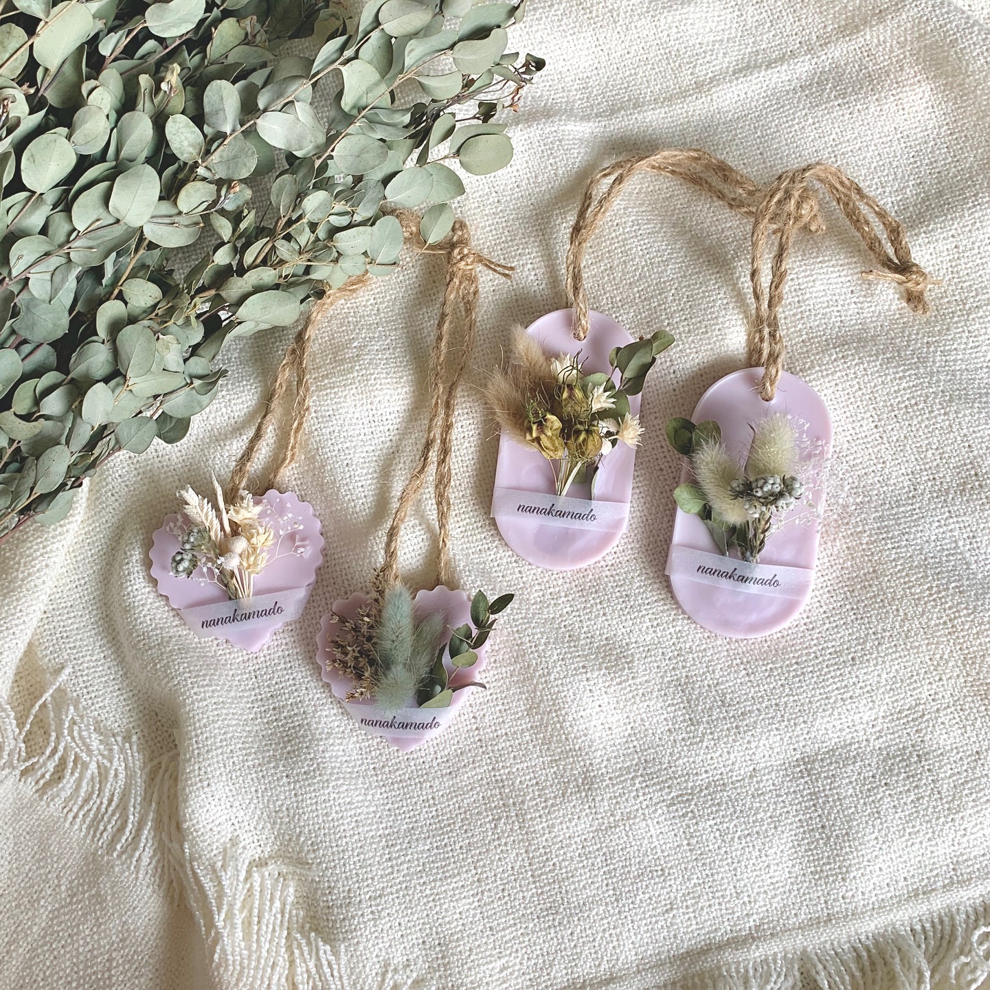 パープルベース・ユーカリ×ラグラスのアロマワックスサシェ（オーバル型）