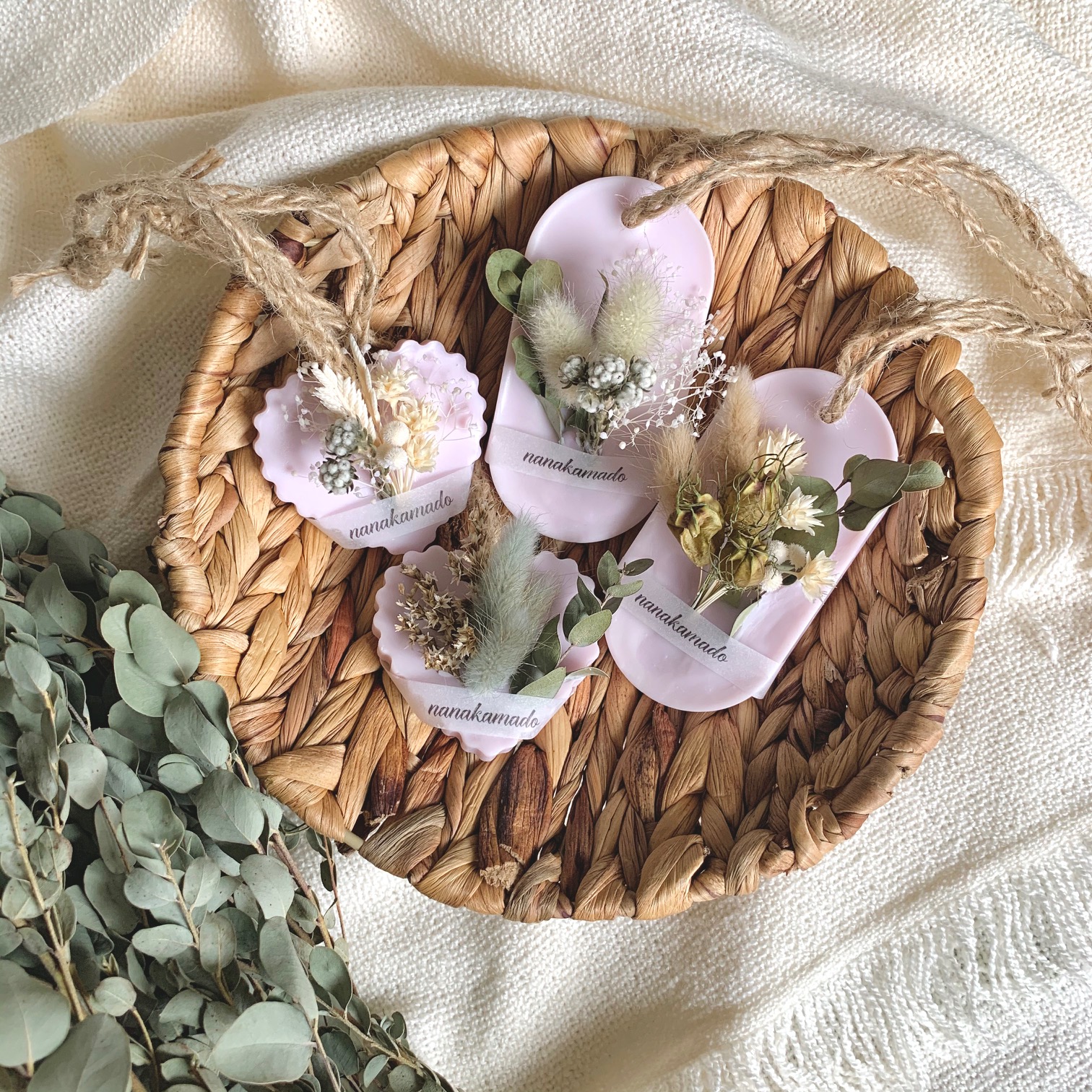 パープルベース・ユーカリ×ラグラスのアロマワックスサシェ（オーバル型）